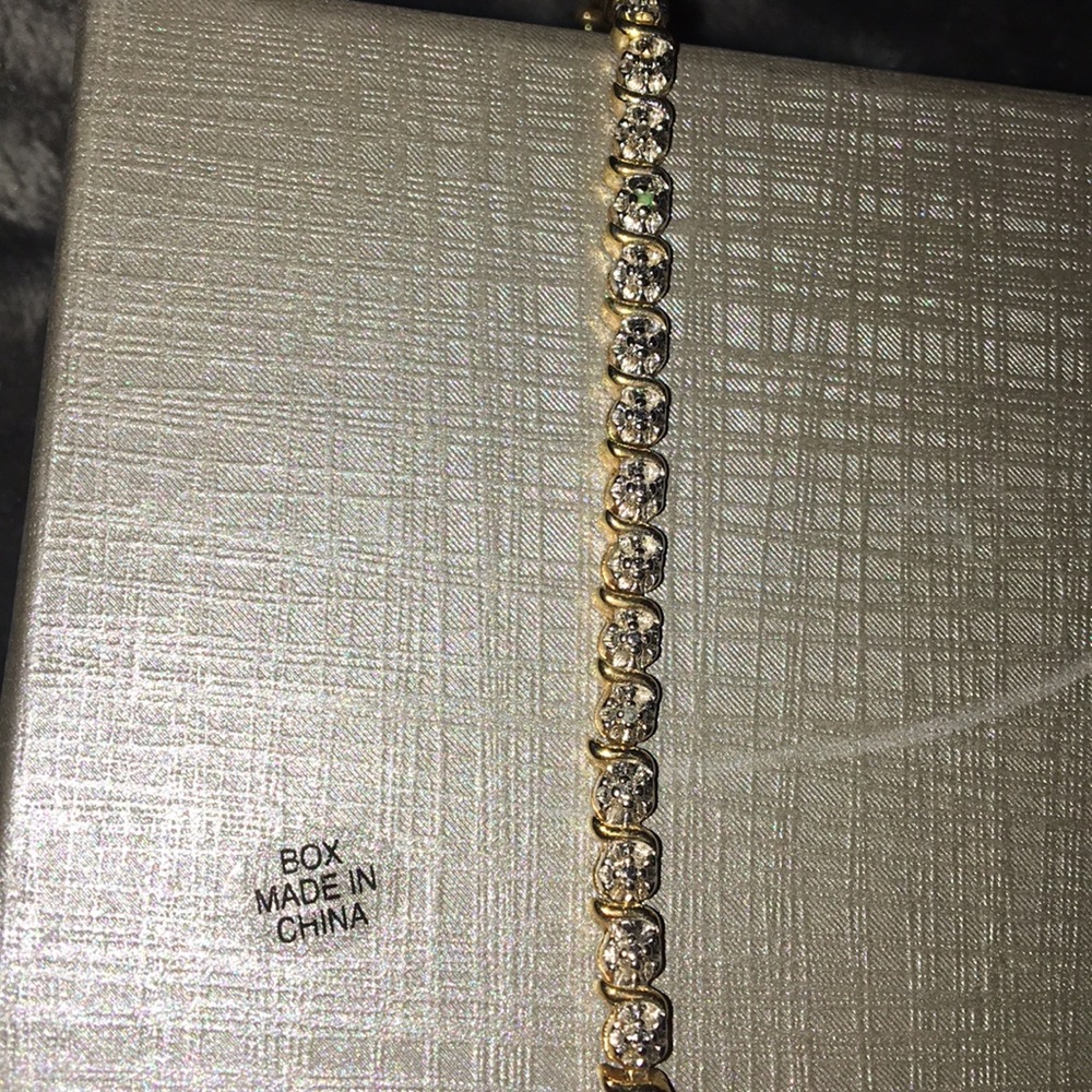 Gold and diamond bracelet